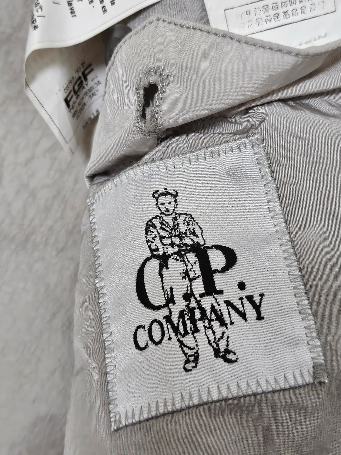 C.P컴퍼니 바람막이 M 상품이미지4