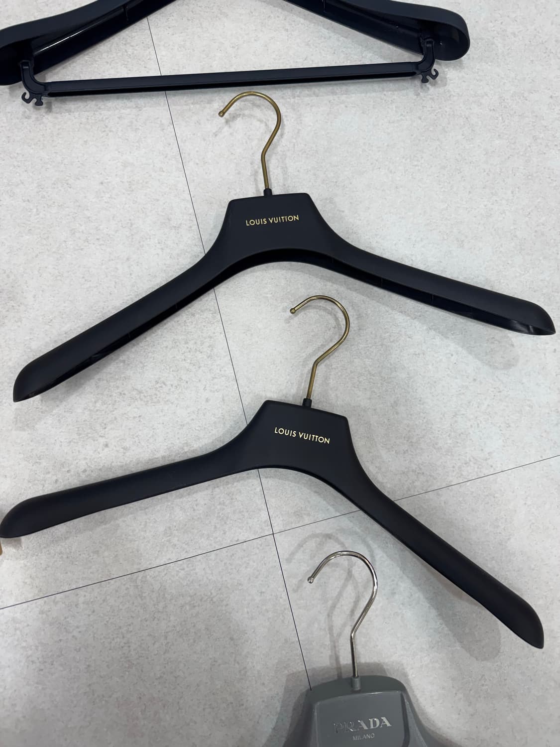 명품옷걸이 셀린느 루이비통 미우미우 프라다 상품이미지4