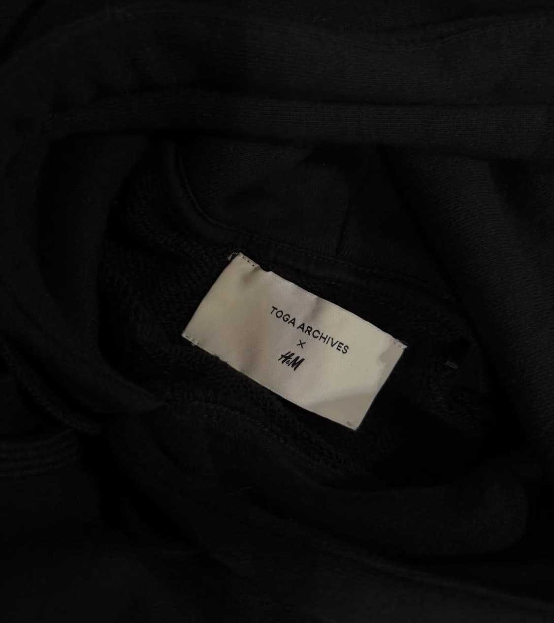 Toga x h&m 컷아웃 후드티 상품이미지2