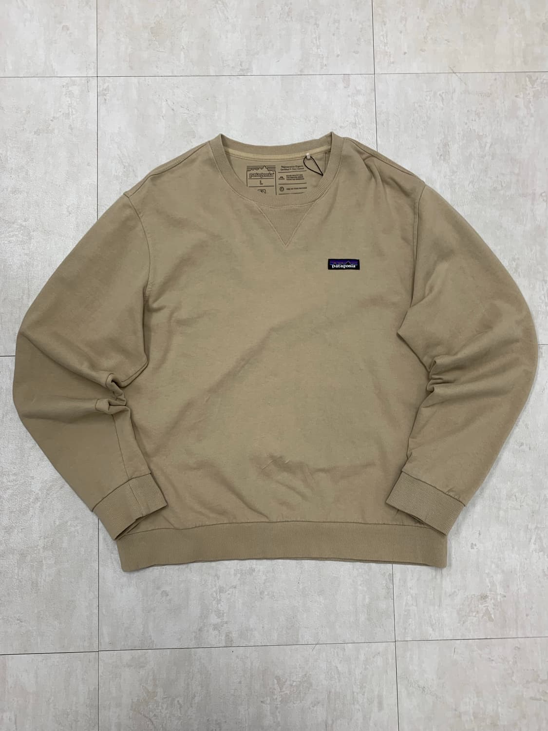 파타고니아 베이지 맨투맨 #712 상품이미지1