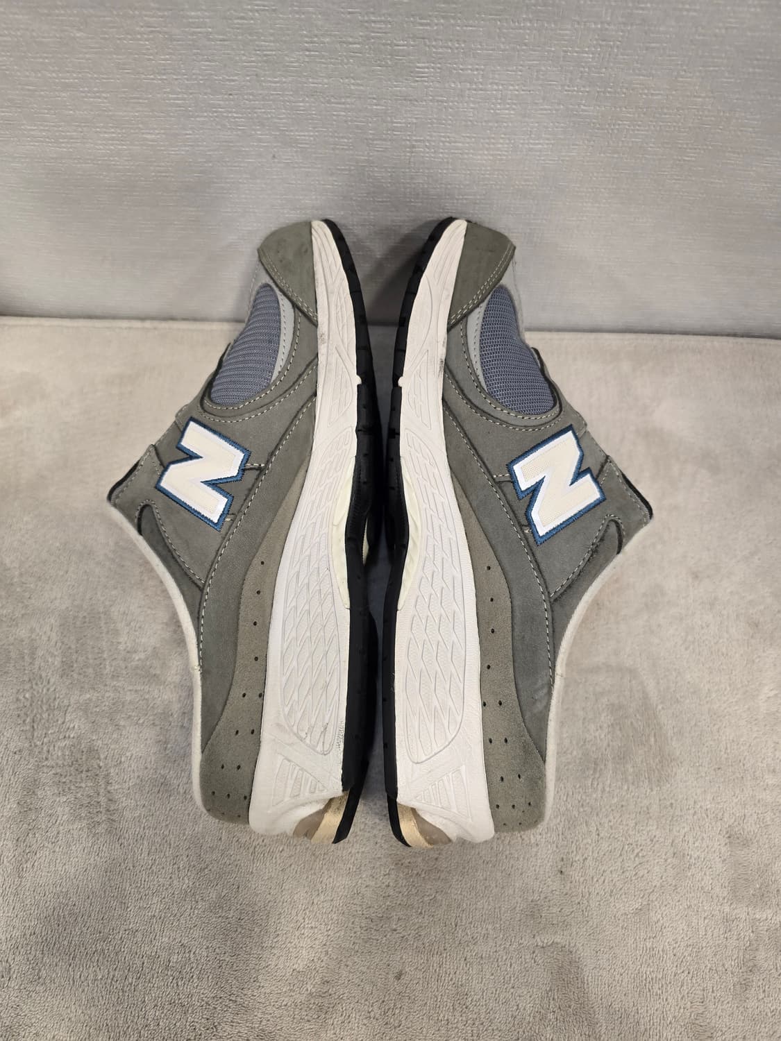 뉴발란스 2002R 뮬 레인클라우드 슬리퍼 회색 270 상품이미지5