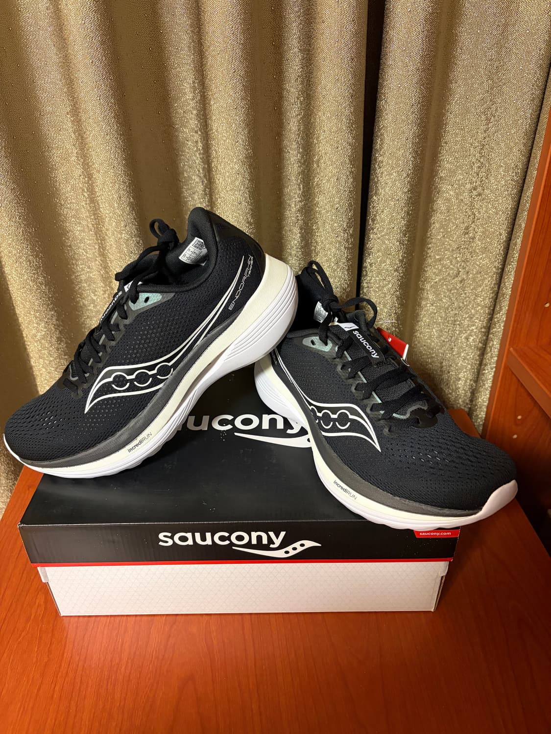 써코니 엔돌핀 트레이너 270사이즈 상품이미지3