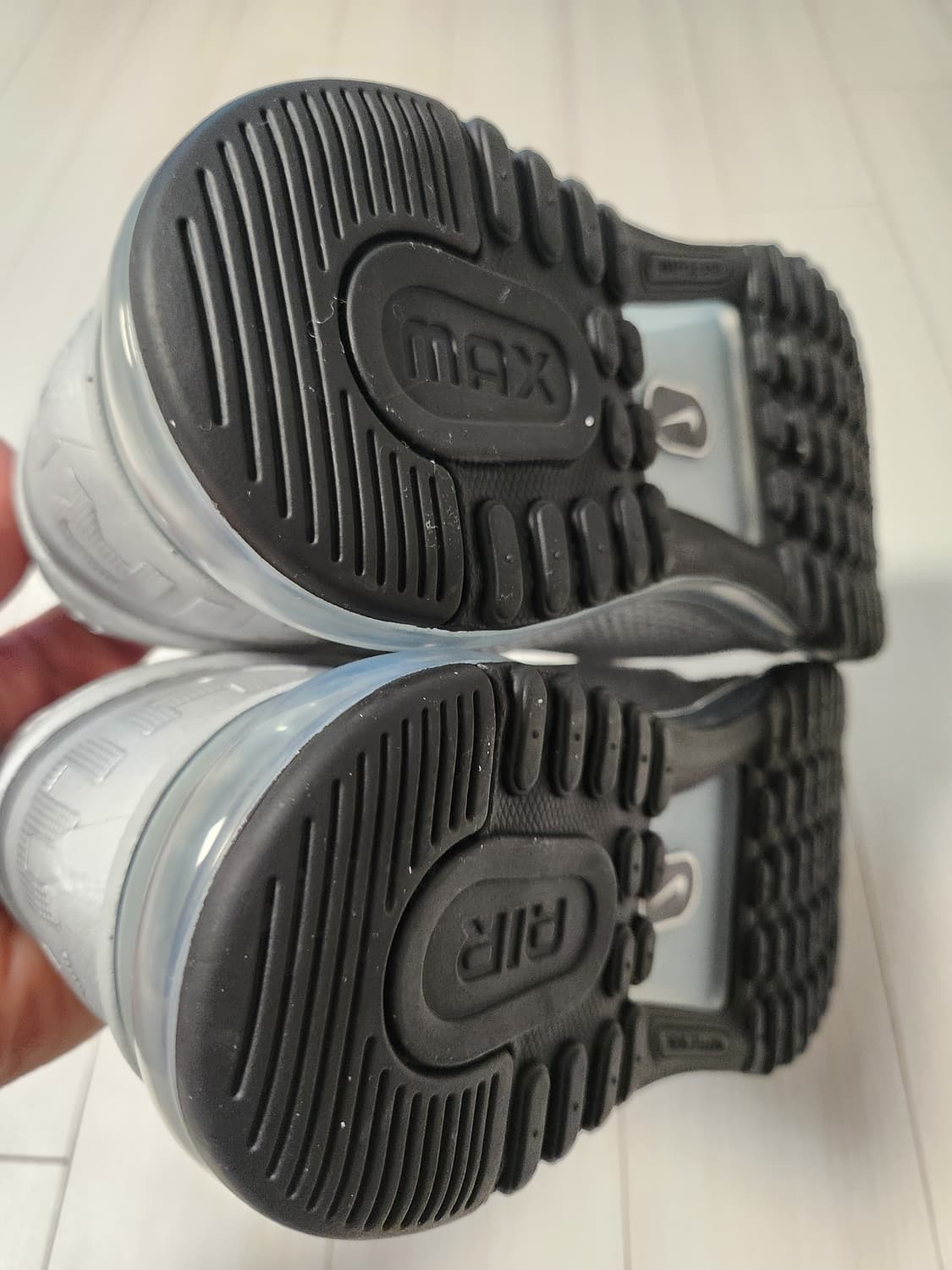 새상품급)나이키 에어맥스 2013 남성 신발 HQ3025-001 사이즈2 상품이미지5