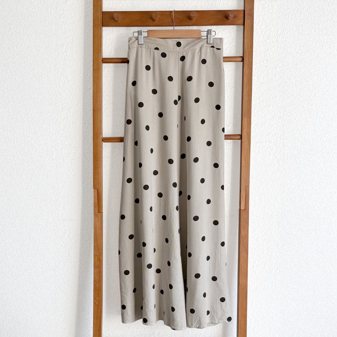 밀크 도트 롱 플레어 스커트 상품이미지1