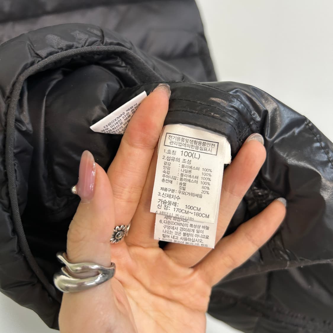 노스페이스 남성 거위털 패딩조끼 100 블랙 상태 최상 상품이미지4