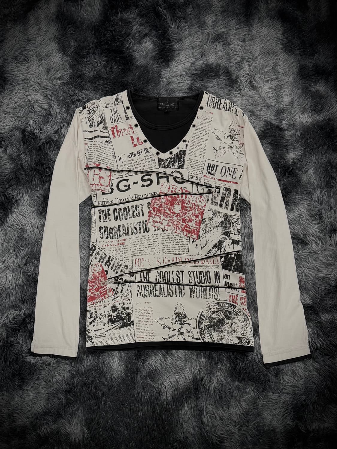 Bernings-Sho 지퍼 디테일 레터링 아일렛 포인트 화이트 롱슬리브 상품이미지1