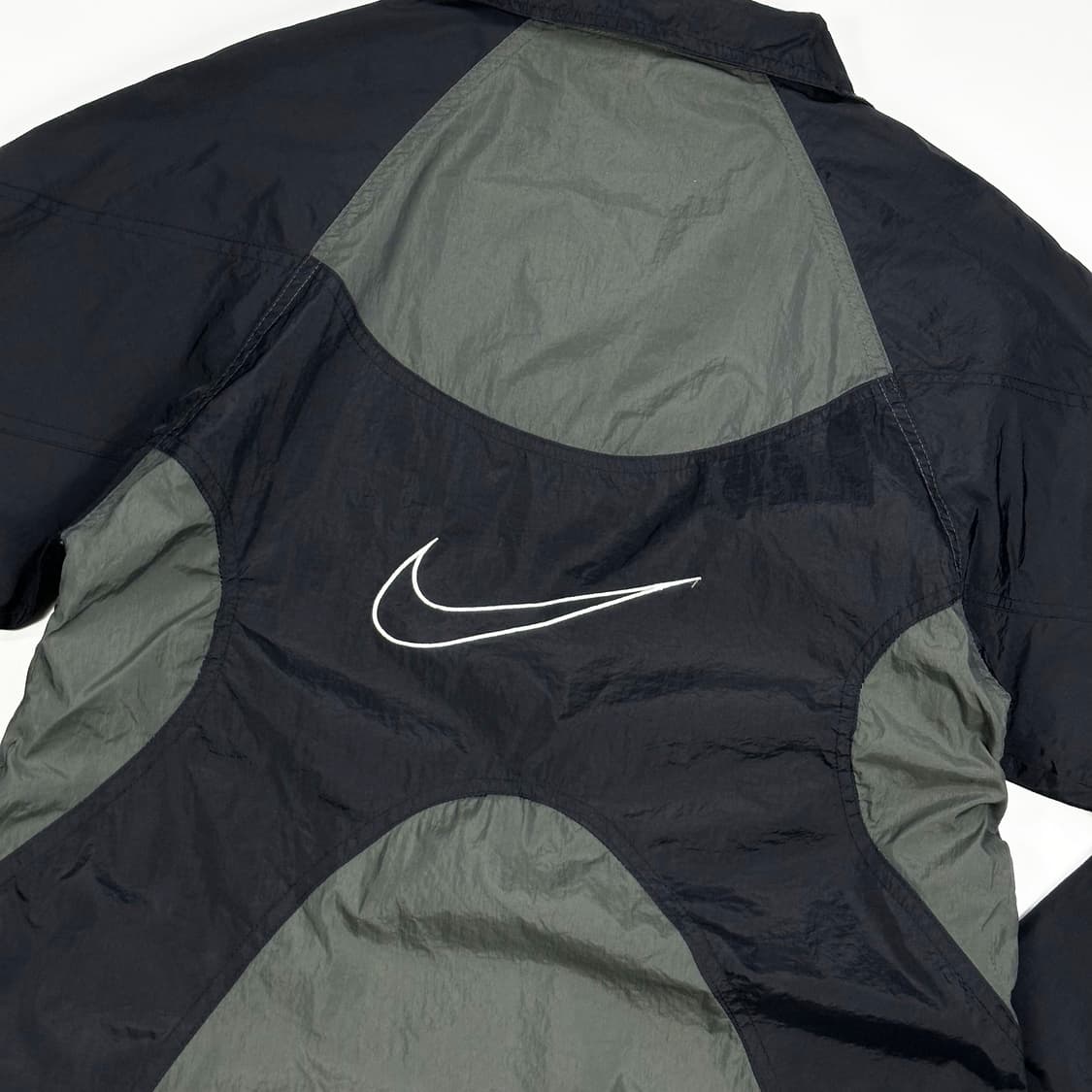 나이키 스우시 블랙 배색 바람막이 자켓 (M) 상품이미지5
