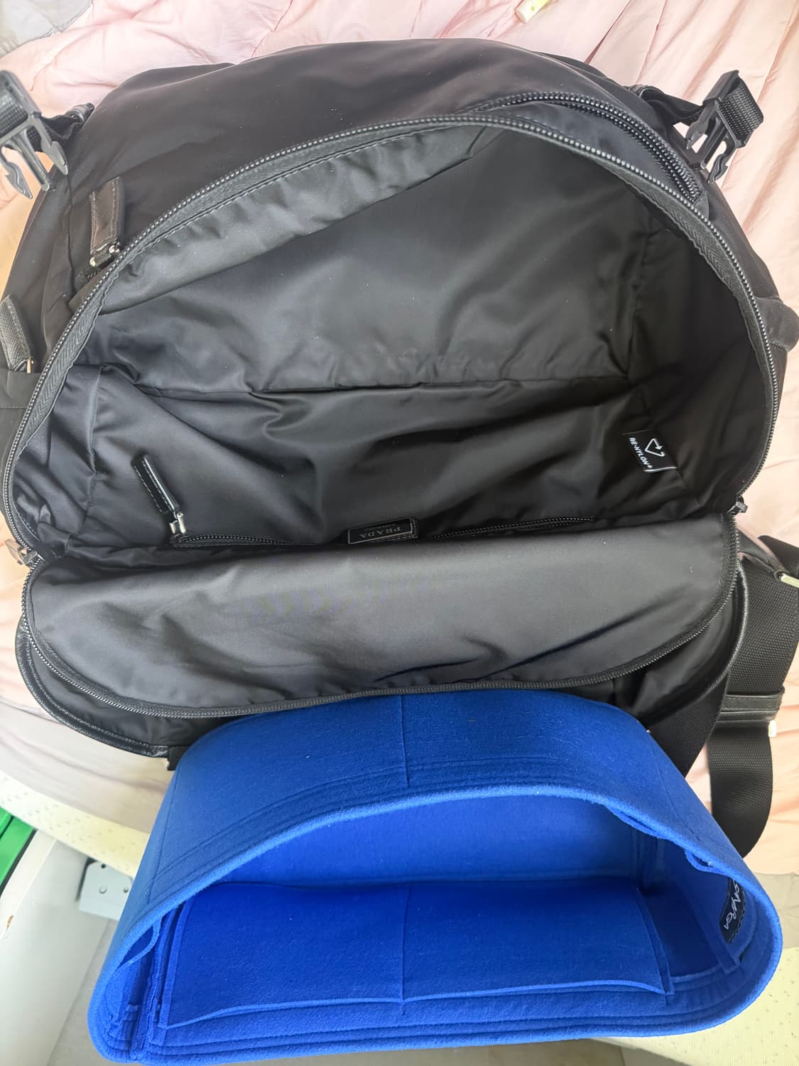 프라다 리나일론 바이커백 블랙L 상품이미지6