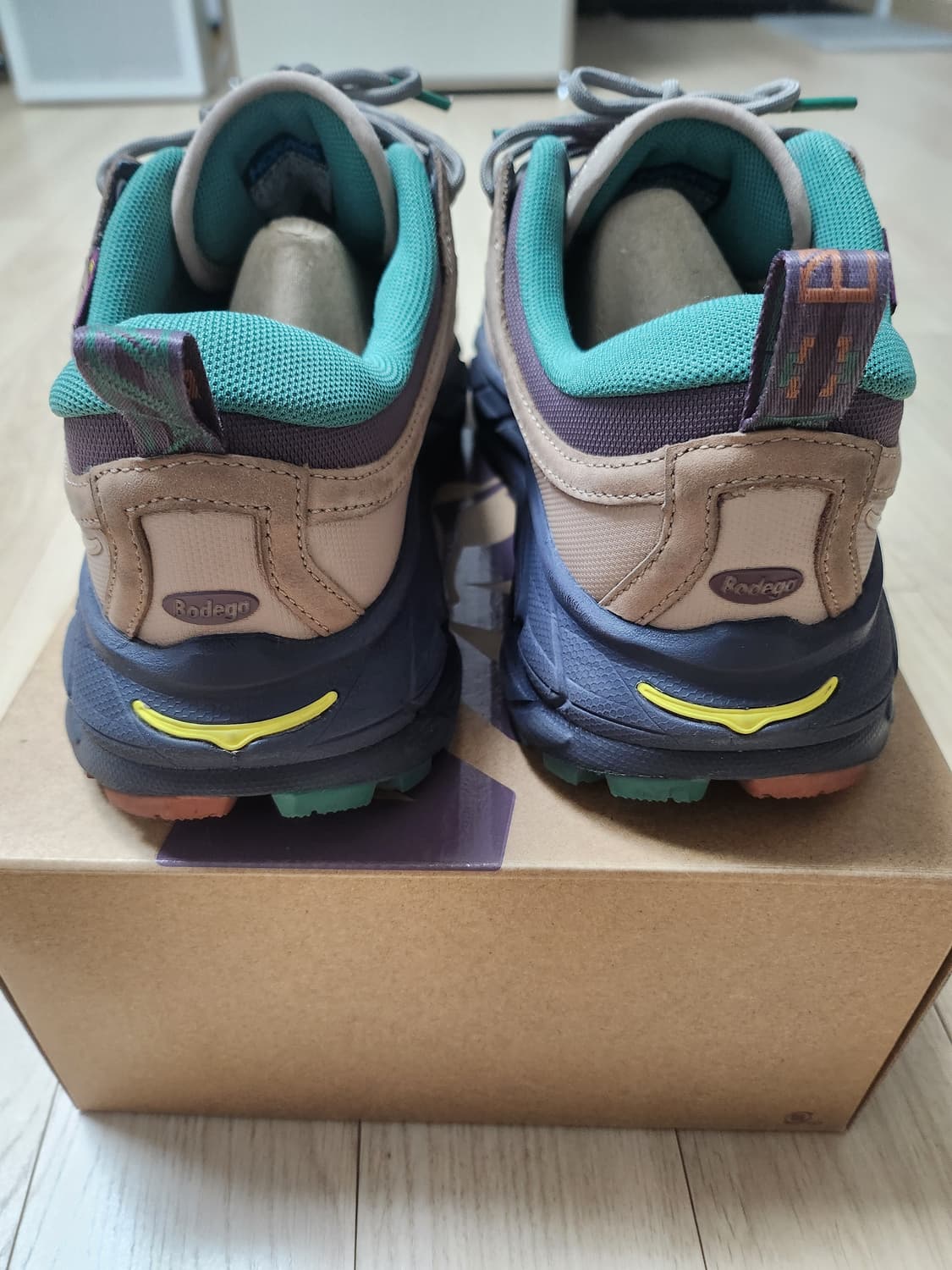 호카 x 보데가 토르 울트라 로우 260 상품이미지5