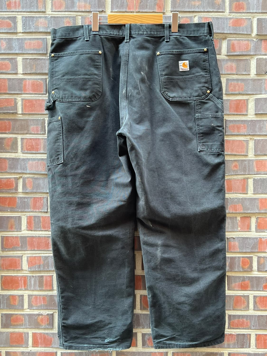 [44] 칼하트 B01 블랙 더블니 USA 블랙 페이딩 워크 팬츠 상품이미지6
