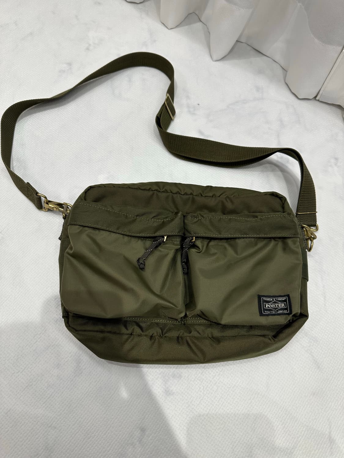 포터 포스 숄더백 스몰 올리브 드랩 상품이미지1