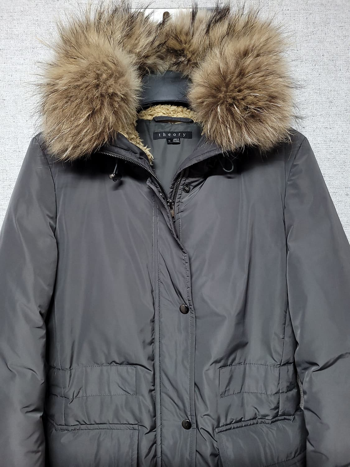 띠어리 여성 덕다운 라쿤퍼 롱패딩 상품이미지3