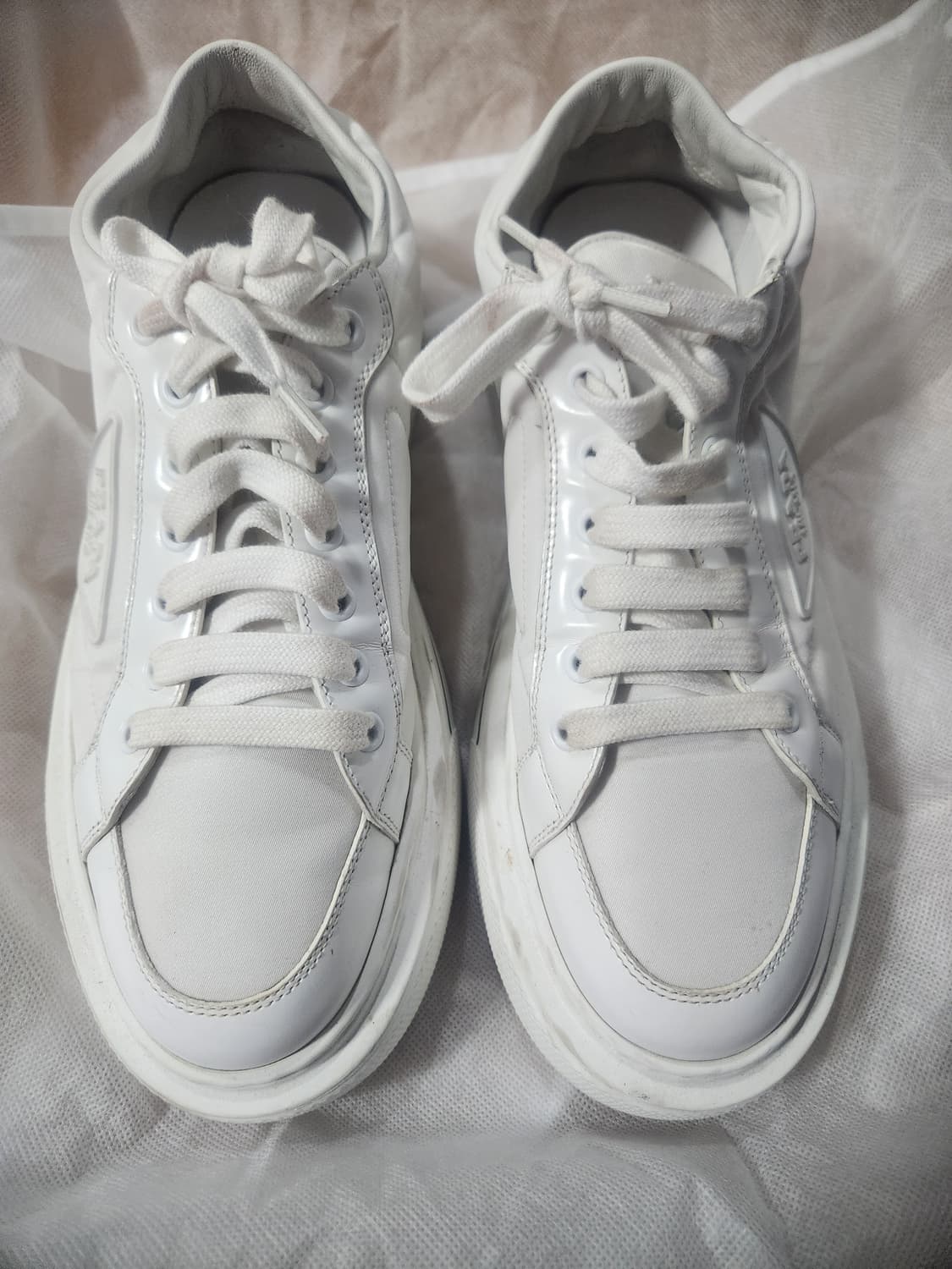 프라다 리나일론 화이트 스니커즈 상품이미지1