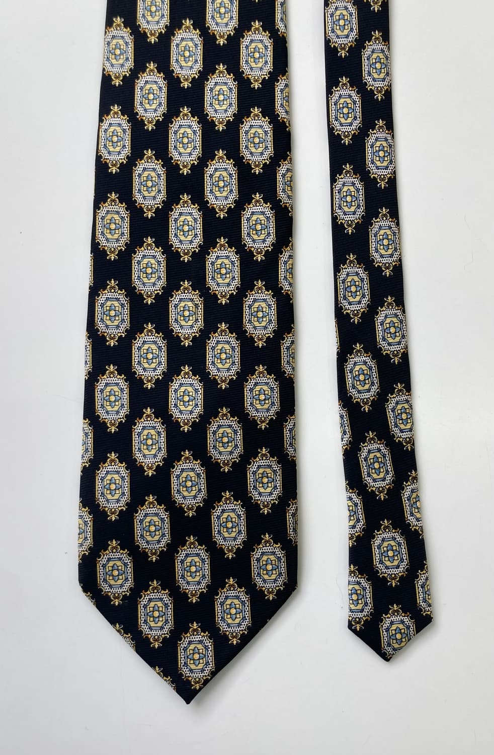 니나리치 넥타이 상품이미지1