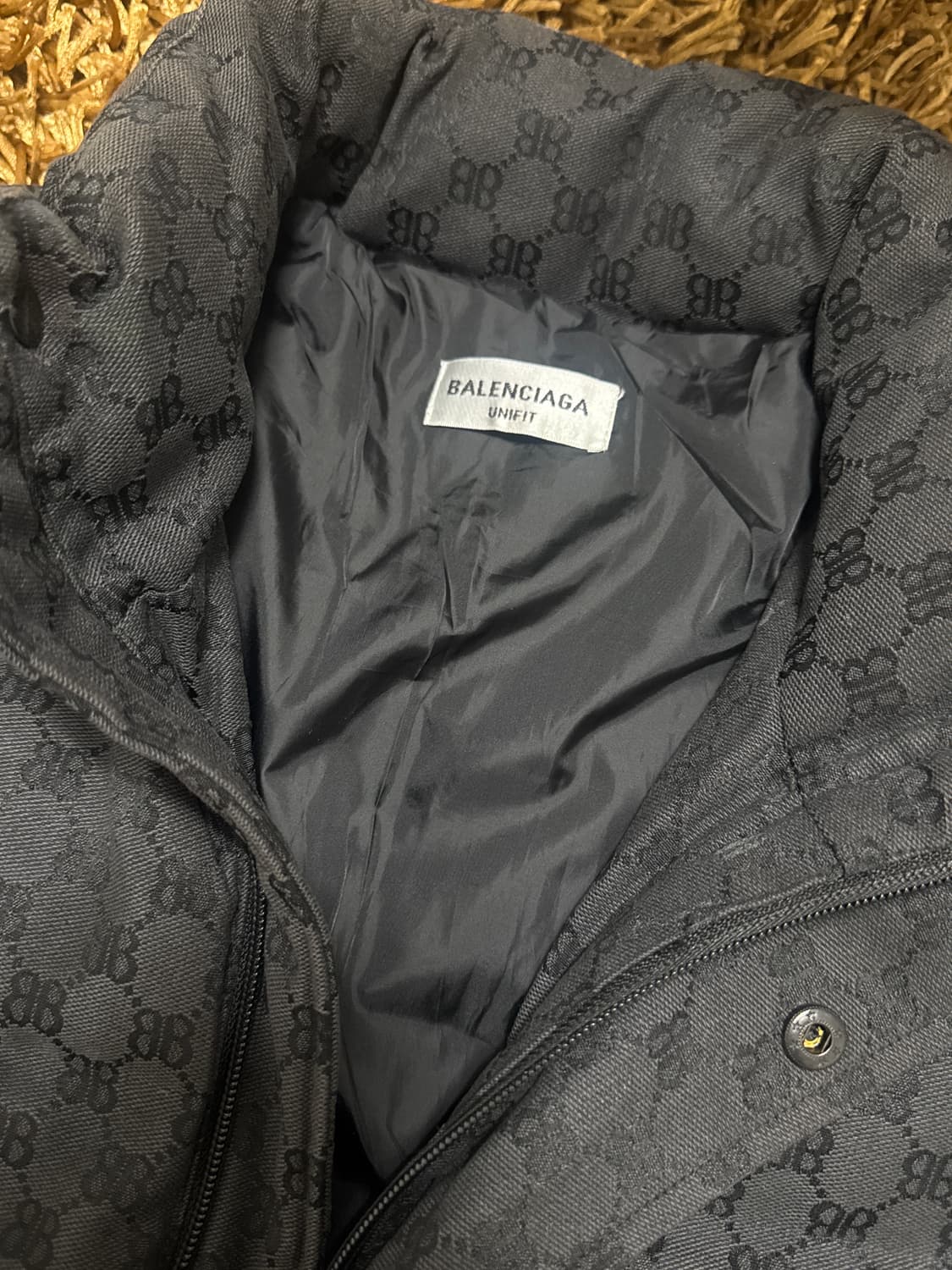BALENCIAGA 발렌시아가 패딩 상품이미지2