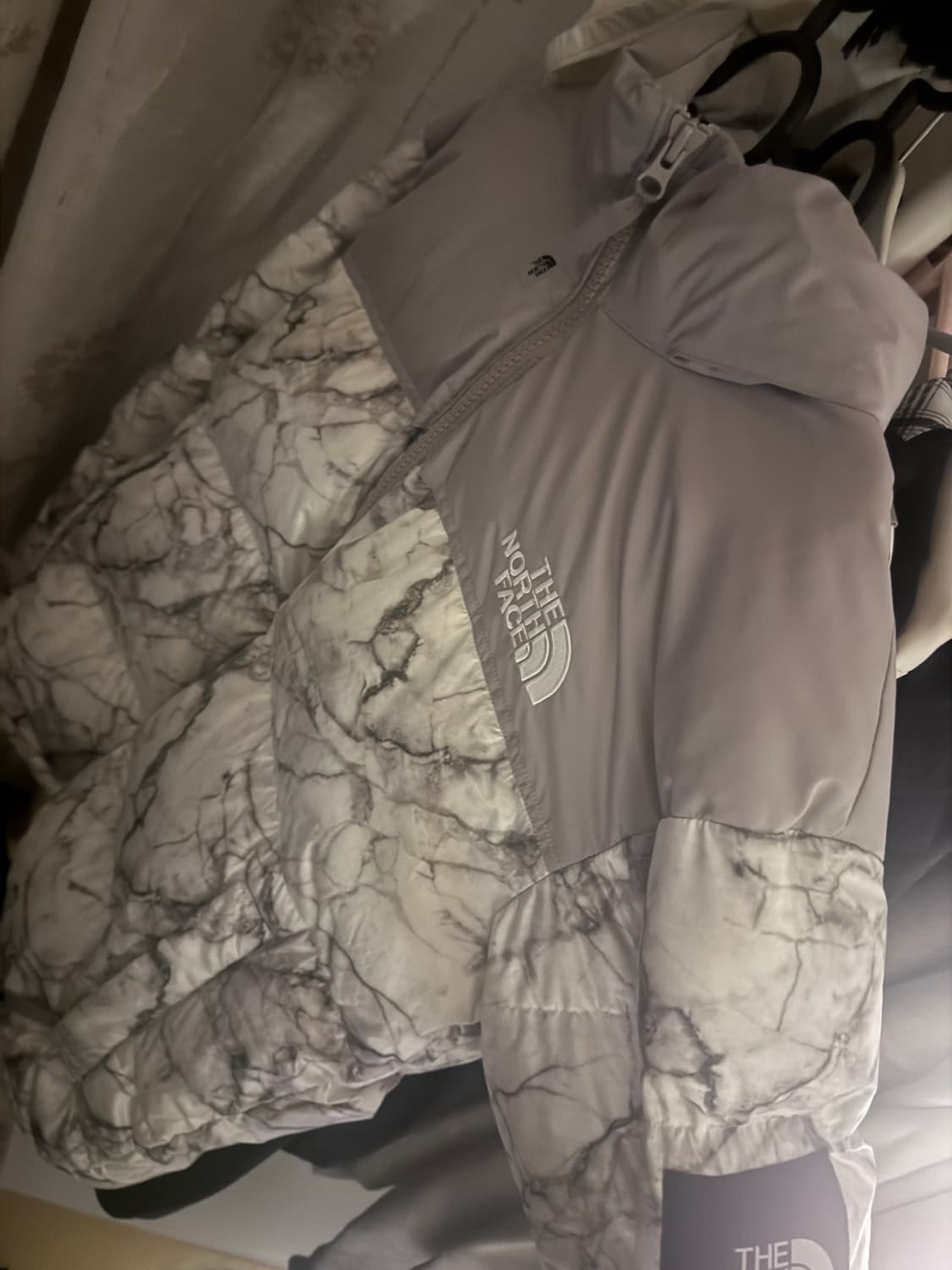 노스페이스 화이트라벨 노벨티 눕시 다운 자켓 프린트 화이트 상품이미지1
