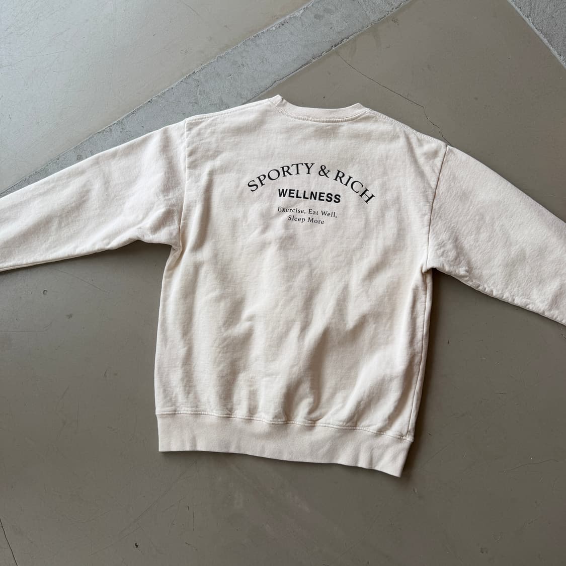 스포티 앤 리치 웰니스 스튜디오 스웻셔츠 상품이미지3