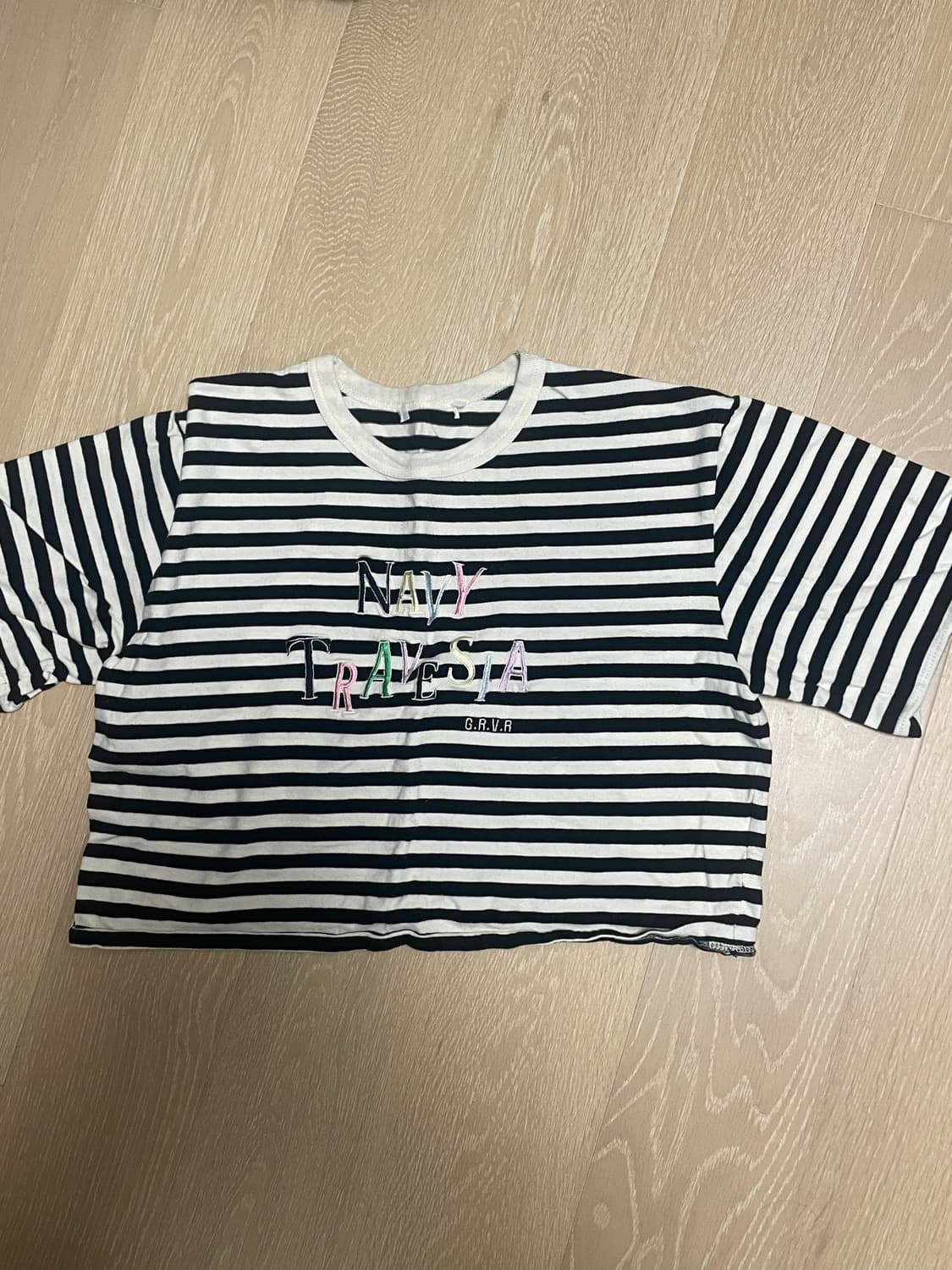 그로브 스트라이프 크롭 반팔 상품이미지1