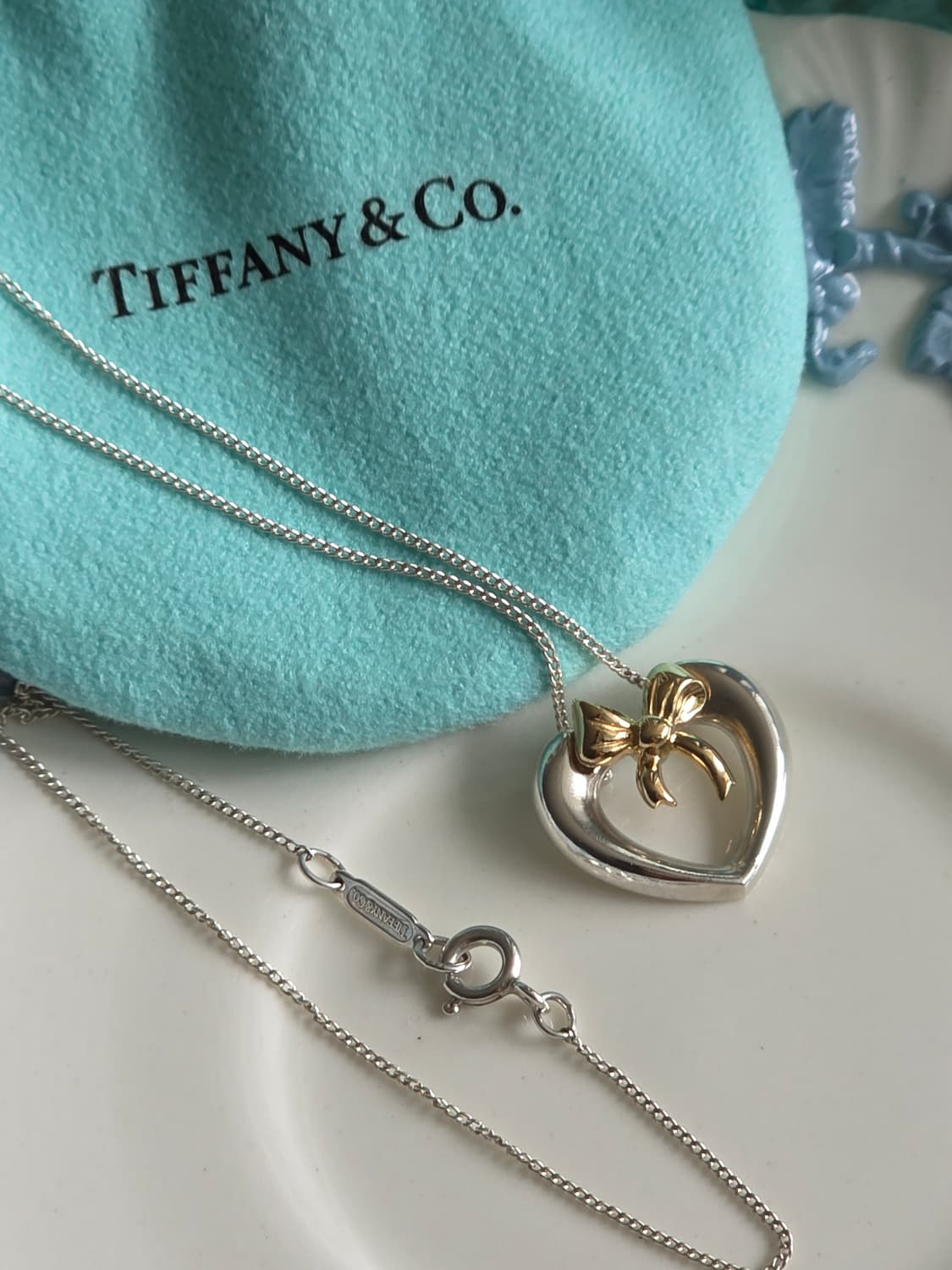 티파니앤코 골드실버 콤비 오픈하트 리본 펜던트 목걸이 상품이미지5