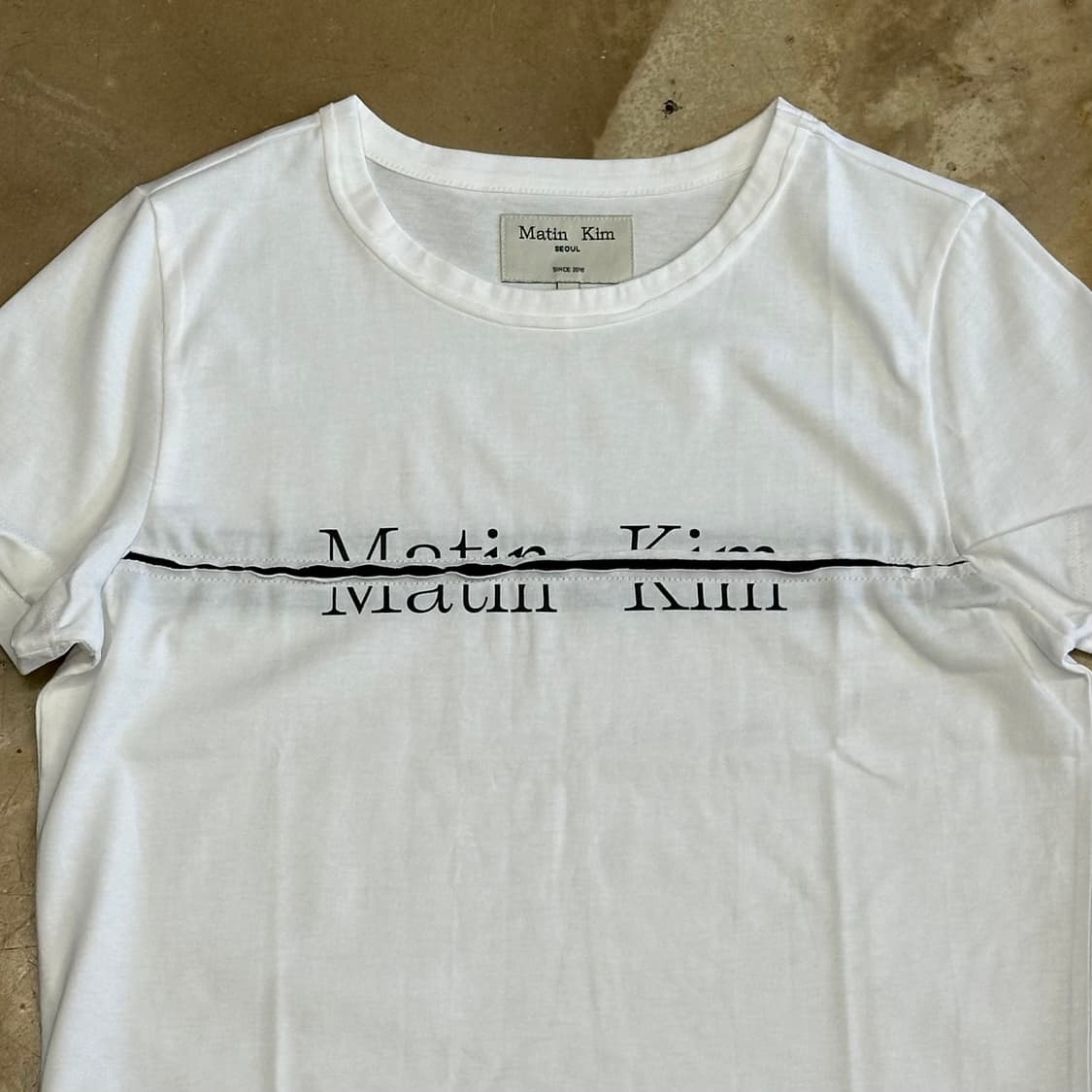 M 새상품 마뗑킴 여성용 빅로고 화이트 크롭 반팔 티 상품이미지1