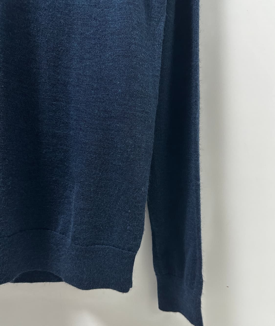 캘빈클라인 남성 브이넥 니트 메리노울 M사이즈 상품이미지3