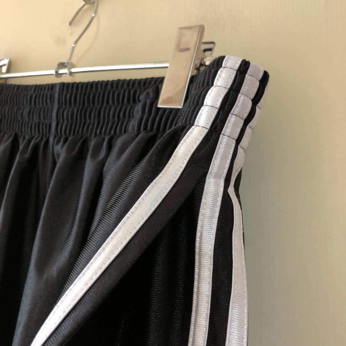 Adidas black track shorts 🖤  상품이미지3