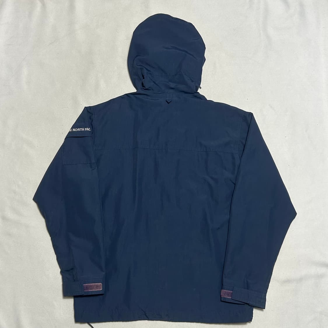 100 노스페이스 암포켓 네이비 후드 바람막이  상품이미지3