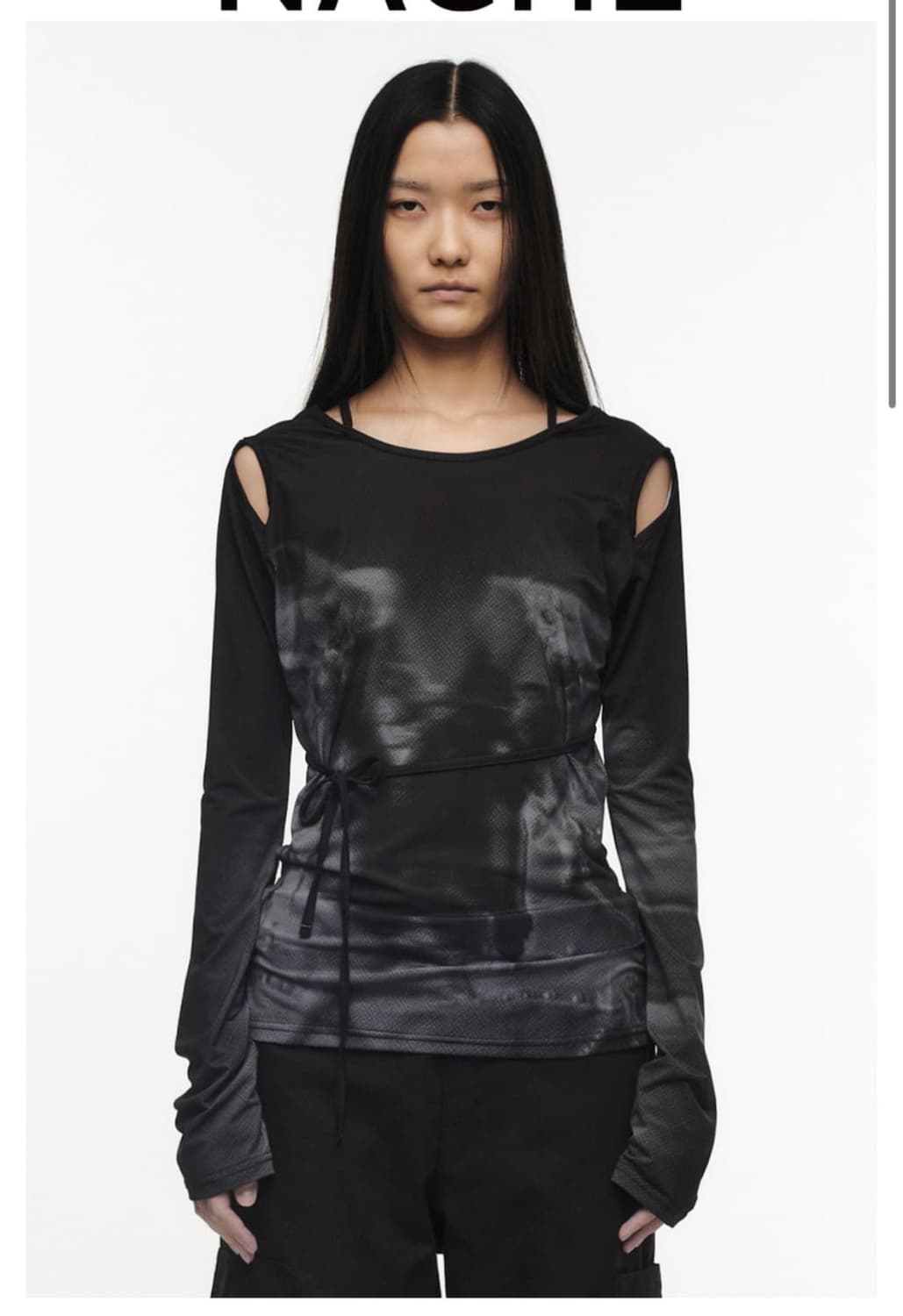 나체 Nache 컷아웃 슬림핏 롱 슬리브 상품이미지1