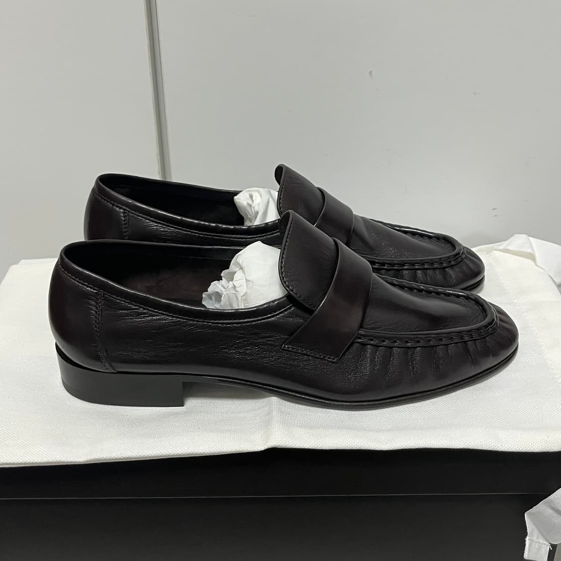 [38.5]더로우 26ss 소프트레더 로퍼/다크 브라운 상품이미지5