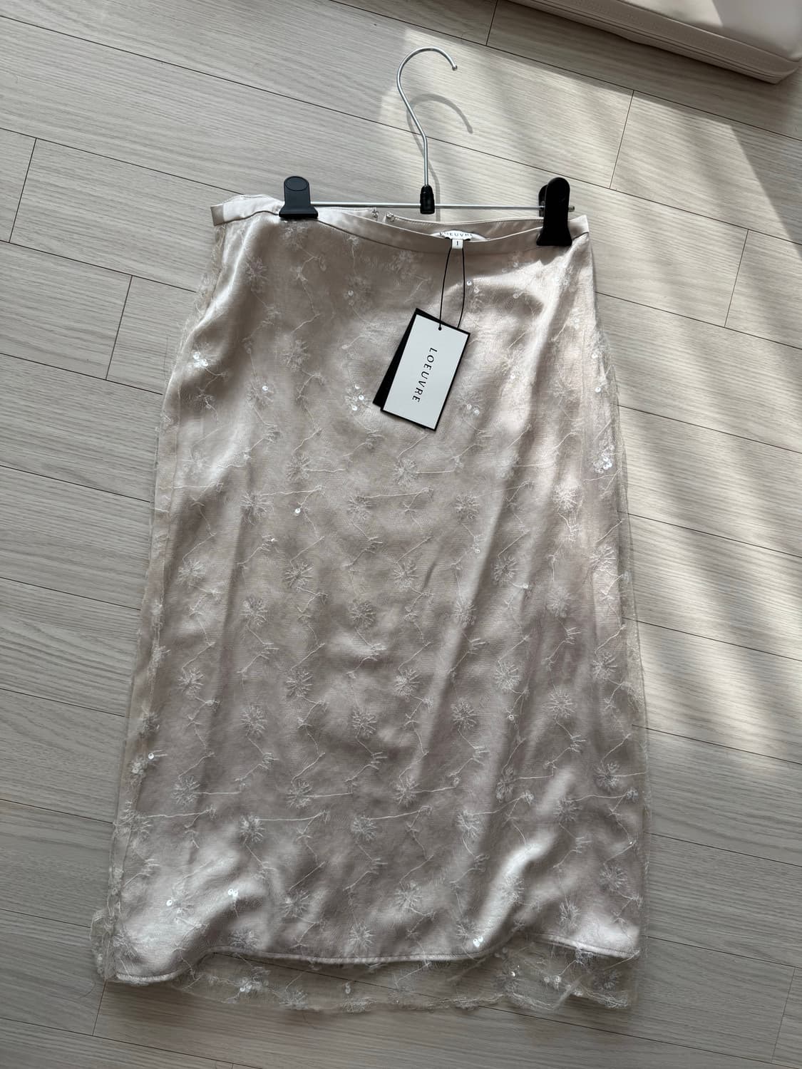 (새상품) LOEUVRE 루에브르 h라인 스팽글 스커트 - 베이지 상품이미지2