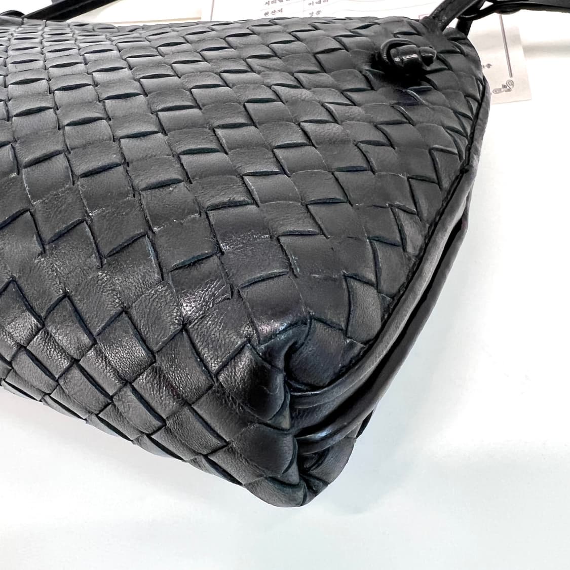 [감정완료] 보테가베네타 인트레치아토 노디니 크로스백 블랙 상품이미지8