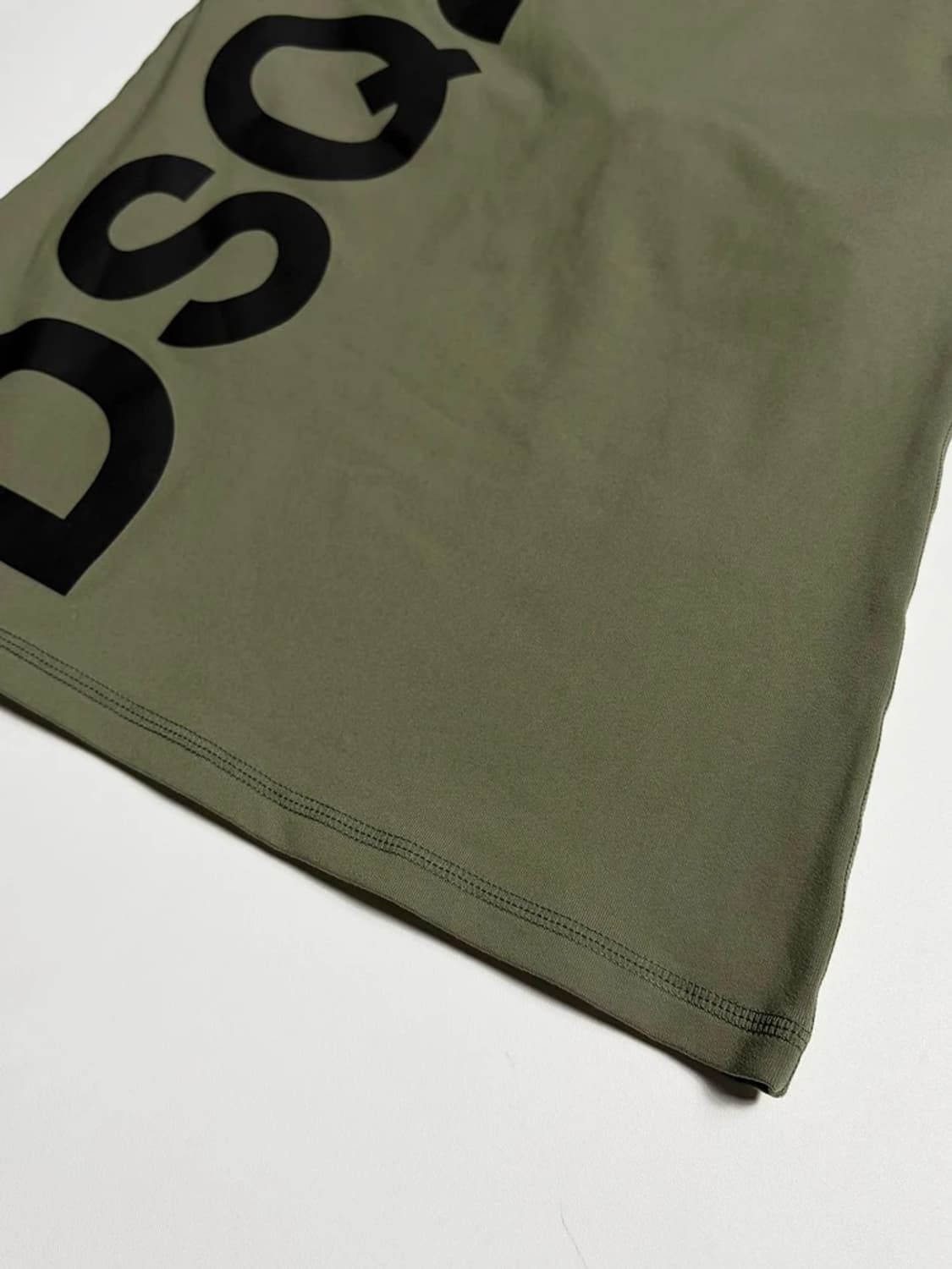 디스퀘어드2 10's 우먼스 빅로고 슬리브리스 R2273 상품이미지3