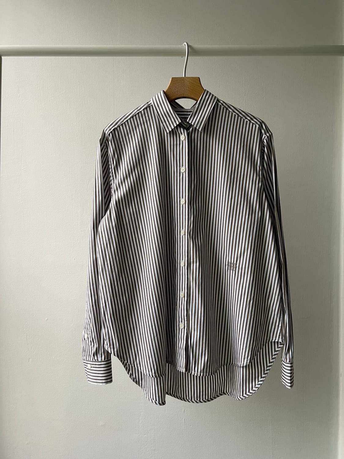 (새상품) toteme 토템 오버핏 셔츠 상품이미지1