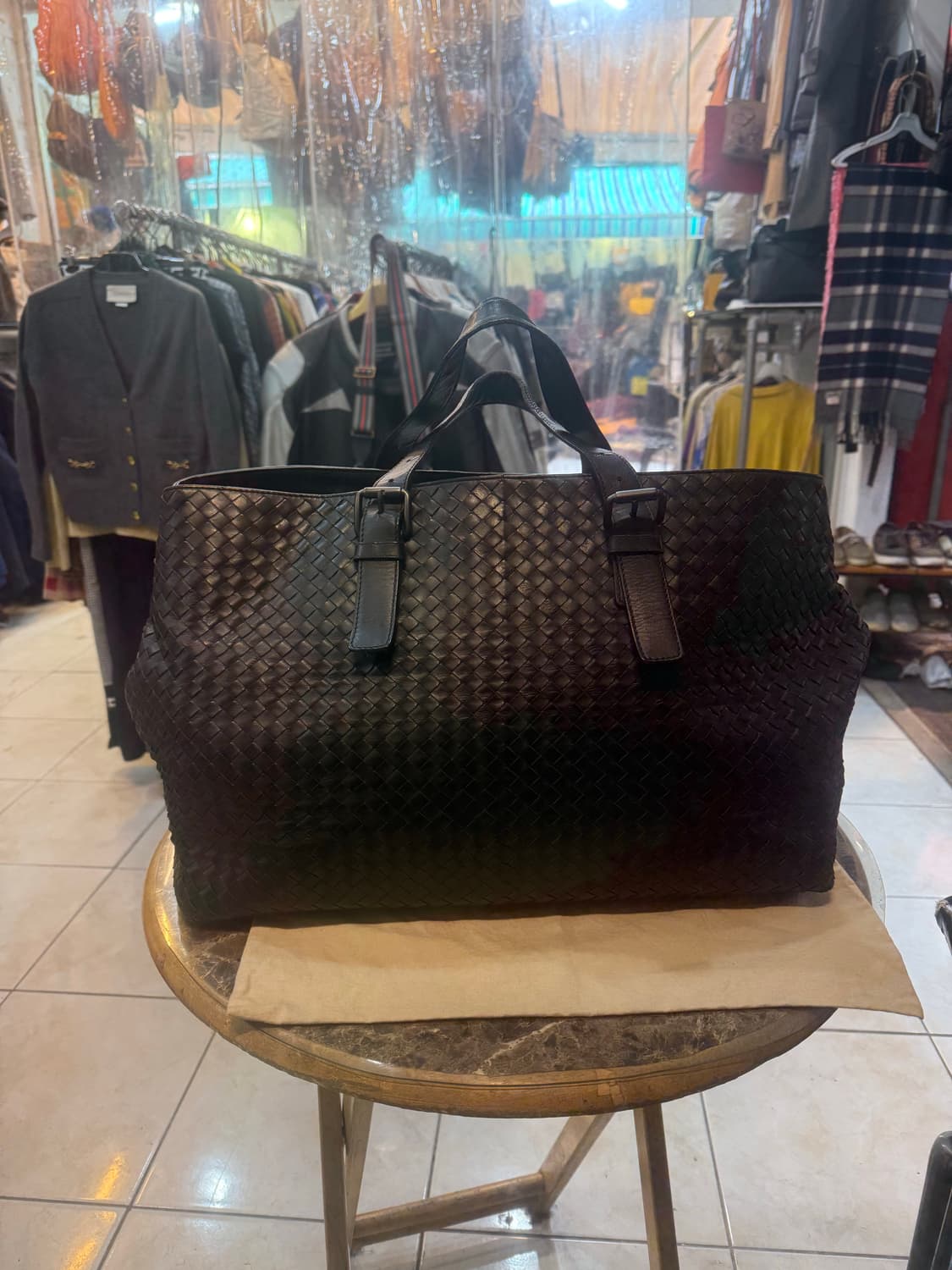 정품 보테카베네타 인트레치아토 보스턴백 팝니다 상품이미지1