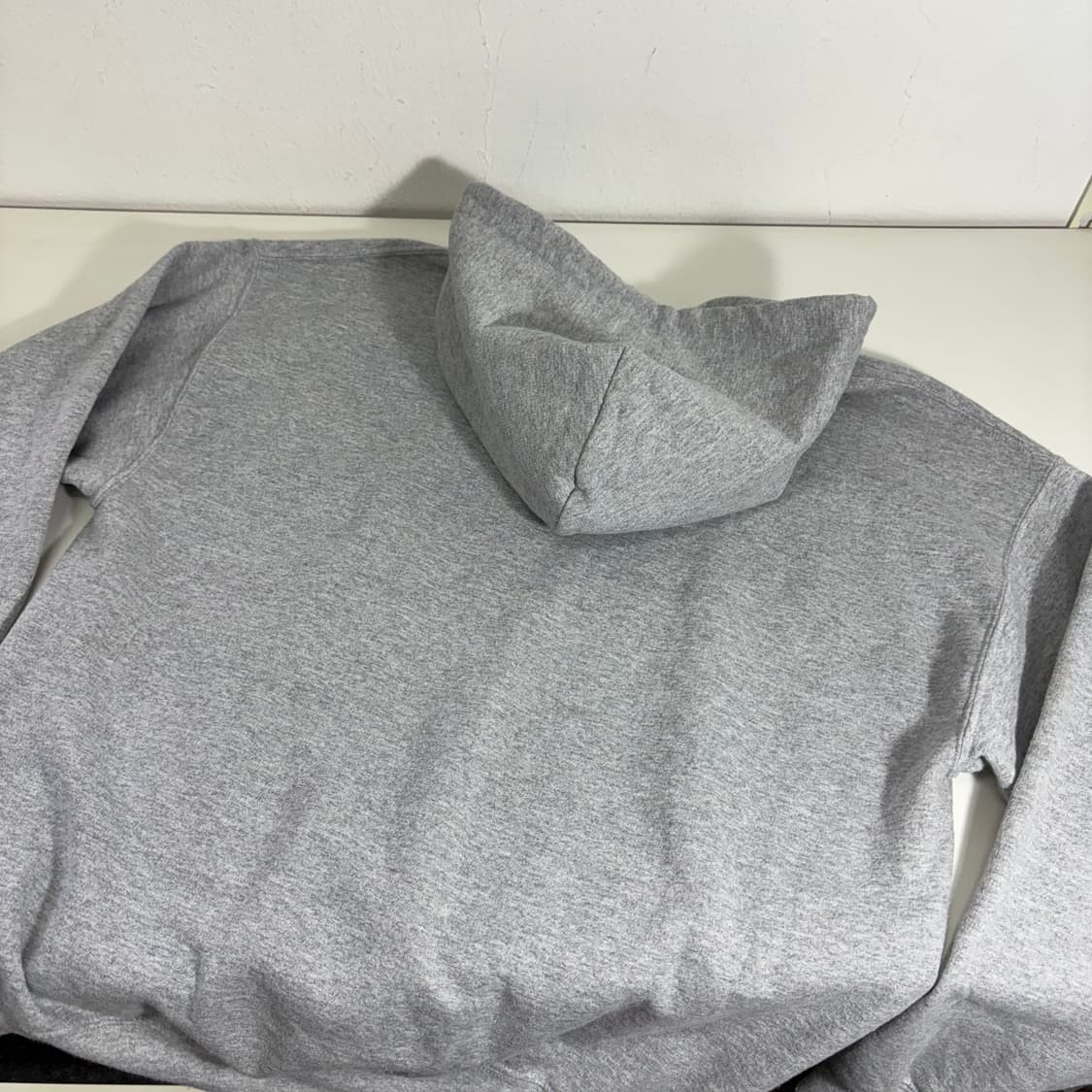 100 더뮤지엄비지터 그레이 후드티 상품이미지3