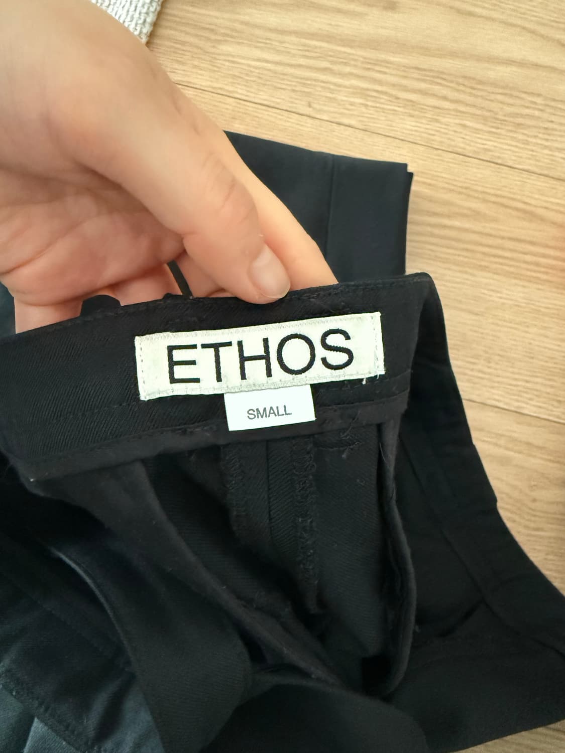 ETHOS 에토스 핀턱 트라우저 블랙 스몰 상품이미지4