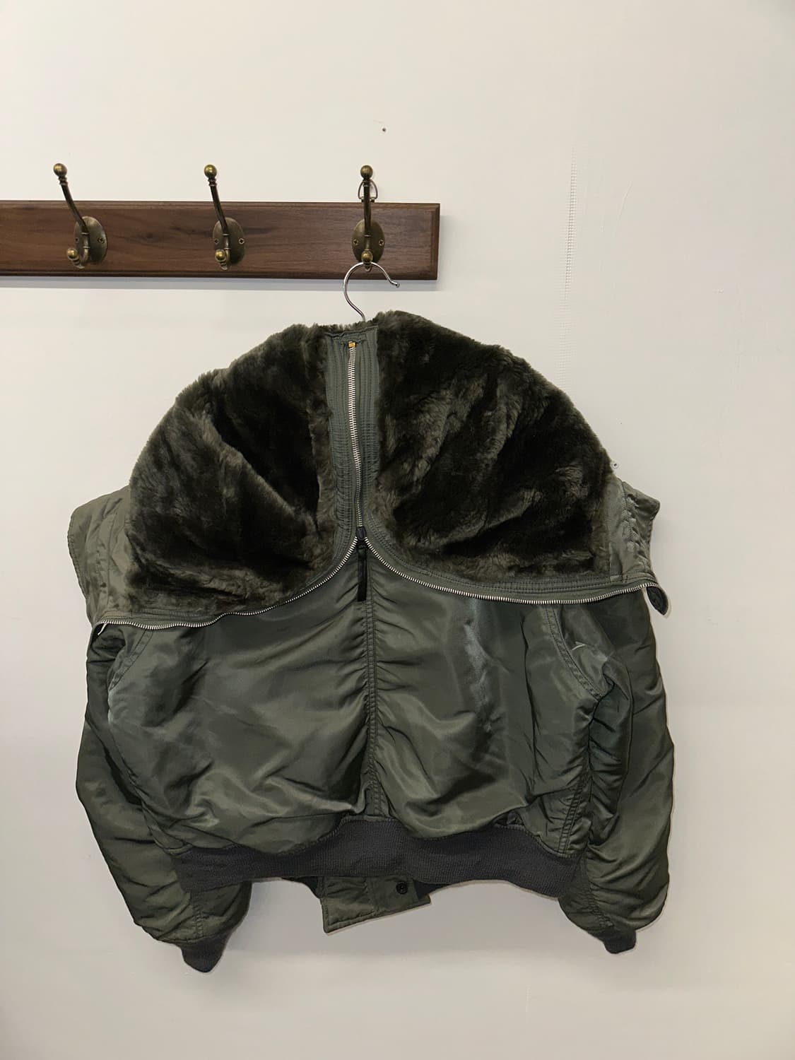 Zipper hood ma-1 알파인더스트리 카키 상품이미지3