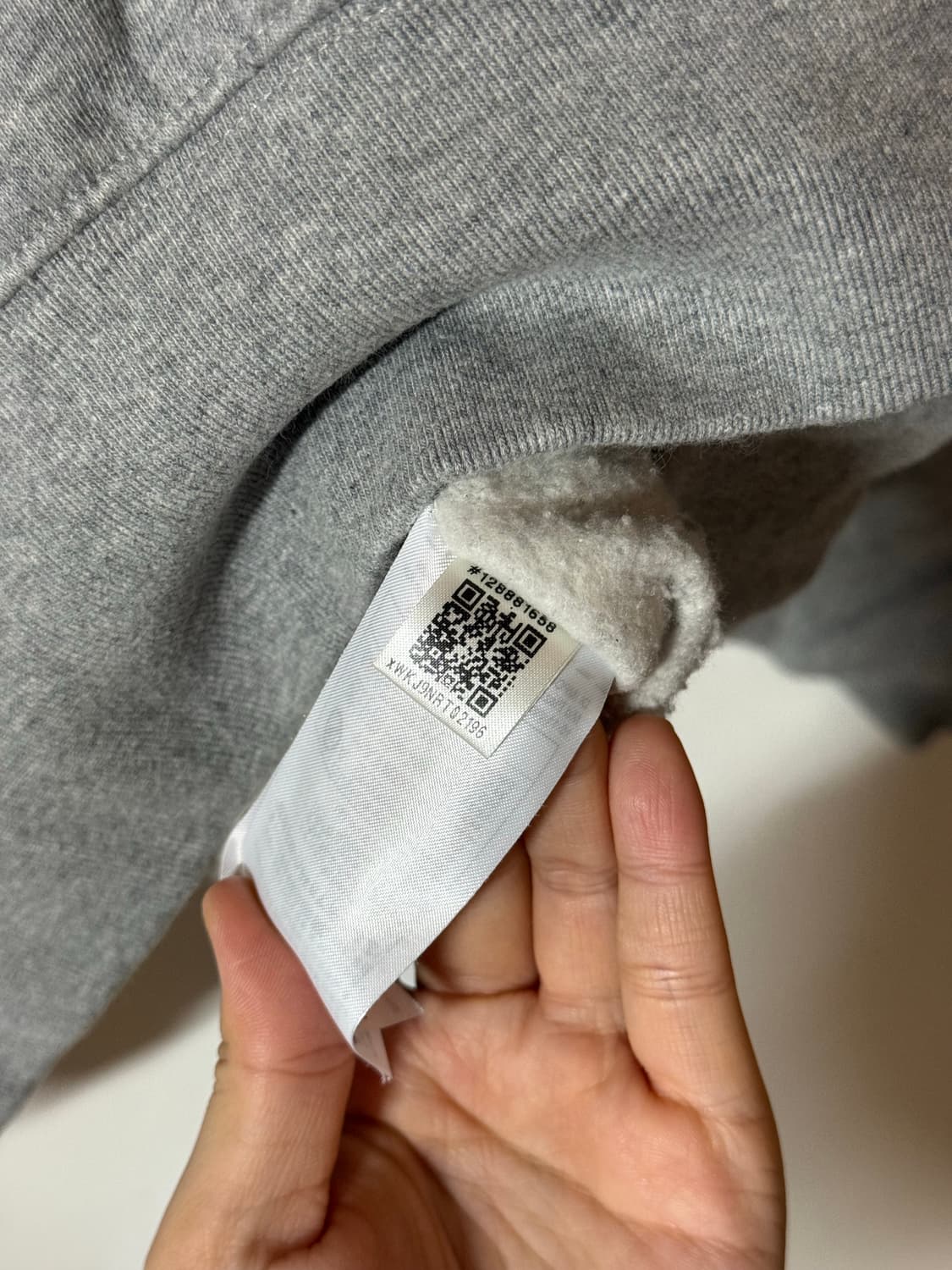 아디다스 Y2K 미니로고 그레이 크롭 맨투맨 상품이미지7