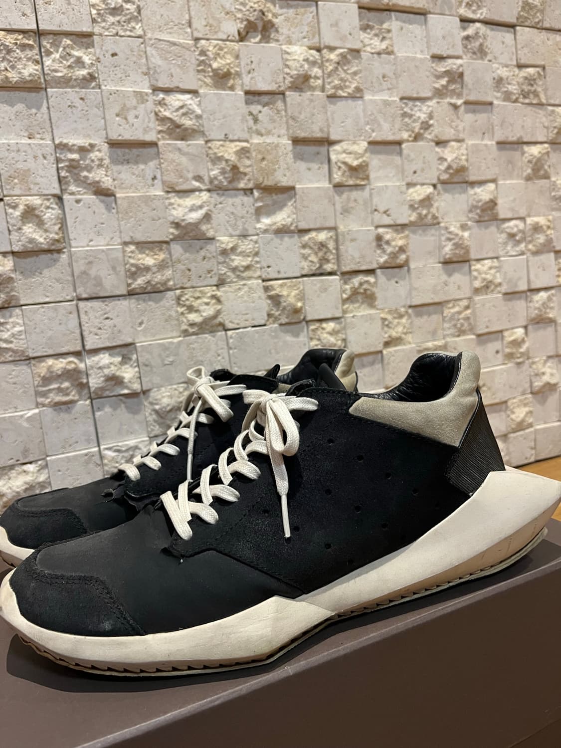 릭오웬스 릭디다스 검흰 테크러너(270) 상품이미지1