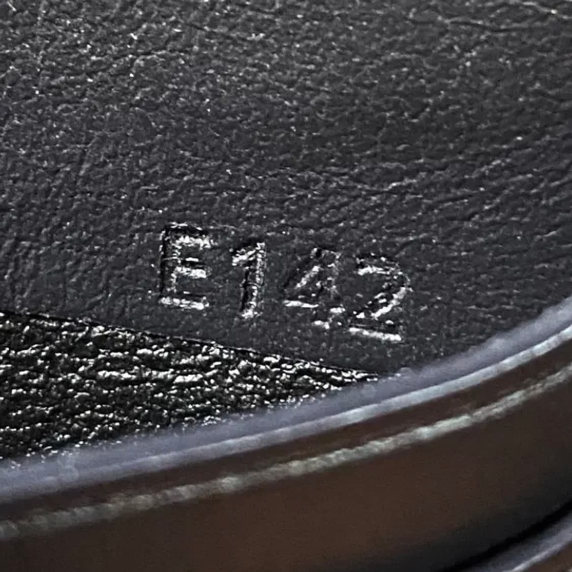 [정품] TOD'S 토즈 타임리스 금장 메탈플레이트 소가죽 카드지갑 상품이미지7