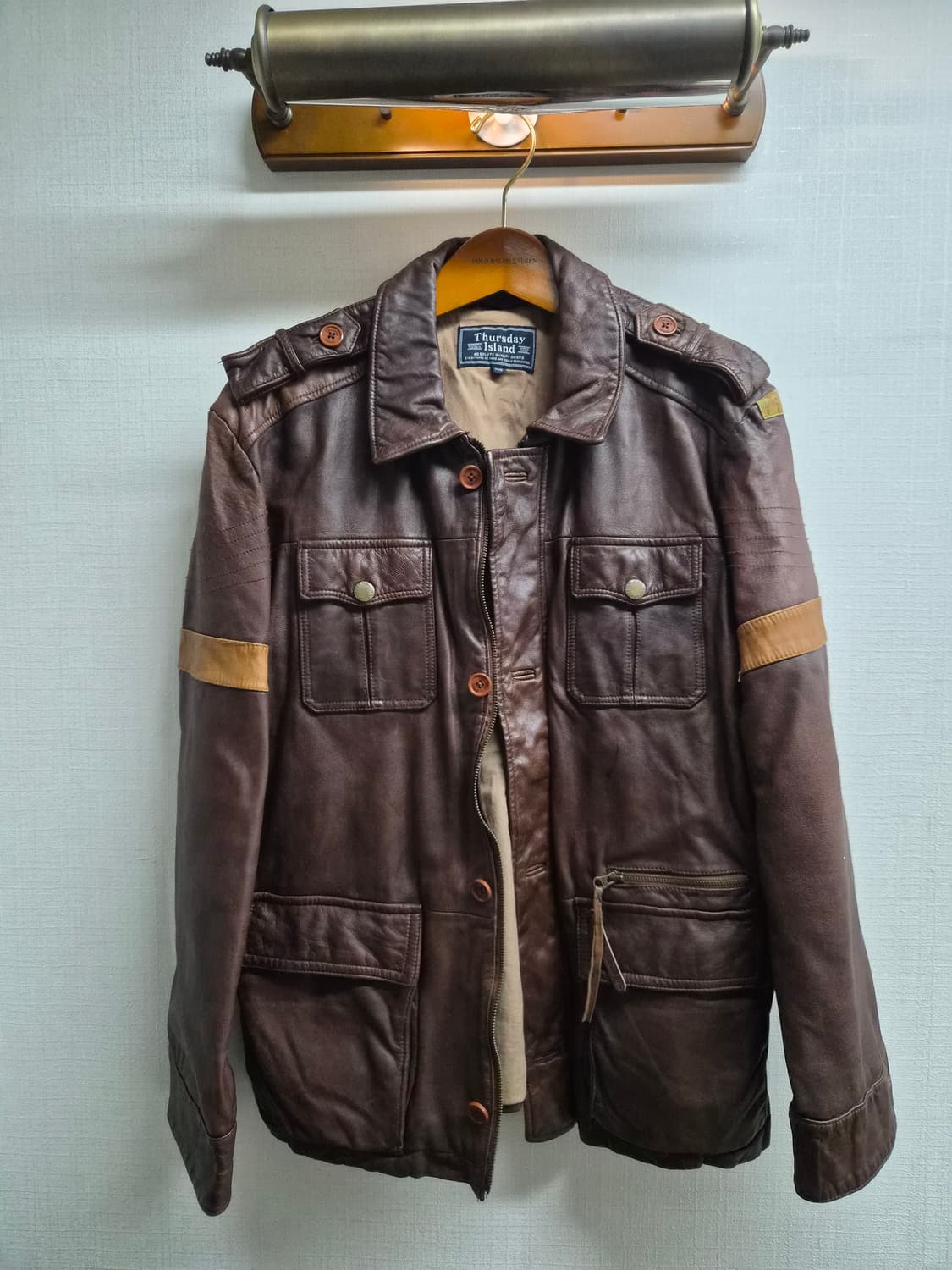 100) 써스데이 아일랜드 GOAT 스킨 레더 자켓 팝니다 상품이미지1