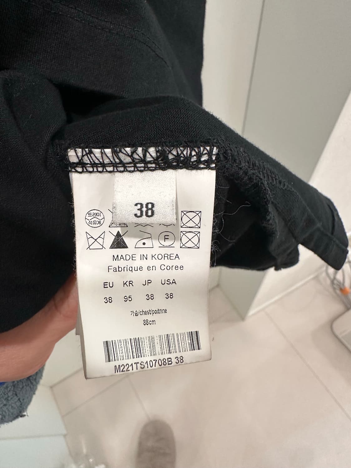 (새상품급) 우영미 백로고 플라워반팔 블랙(38) 상품이미지4