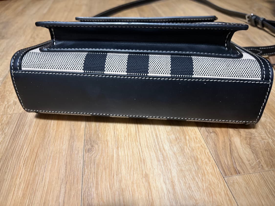 버버리 체크 캔바스 포켓 백 미니 상품이미지5