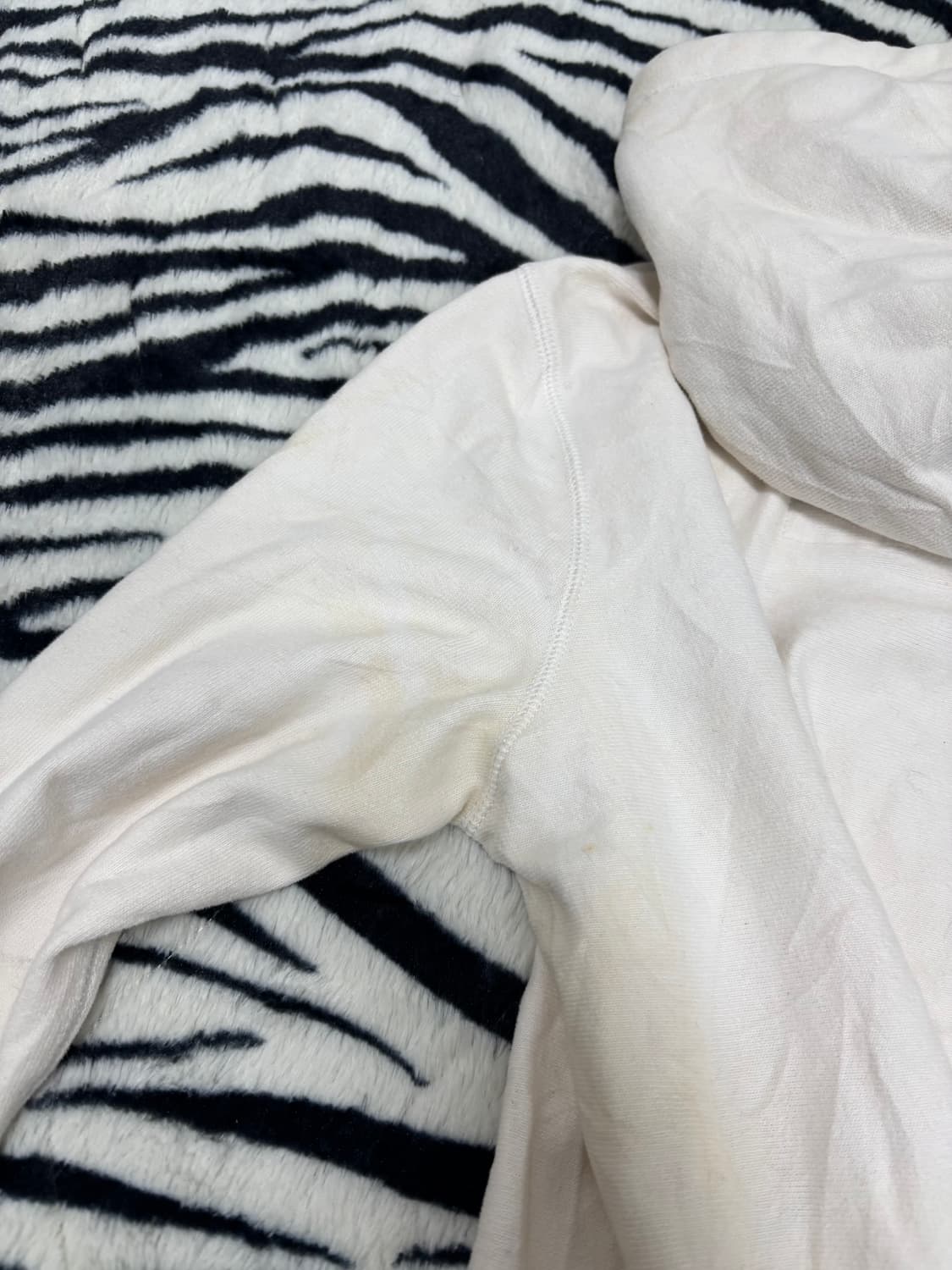 [Abercrombie&Fitch]Y2K Mood White Hoodie 상품이미지10