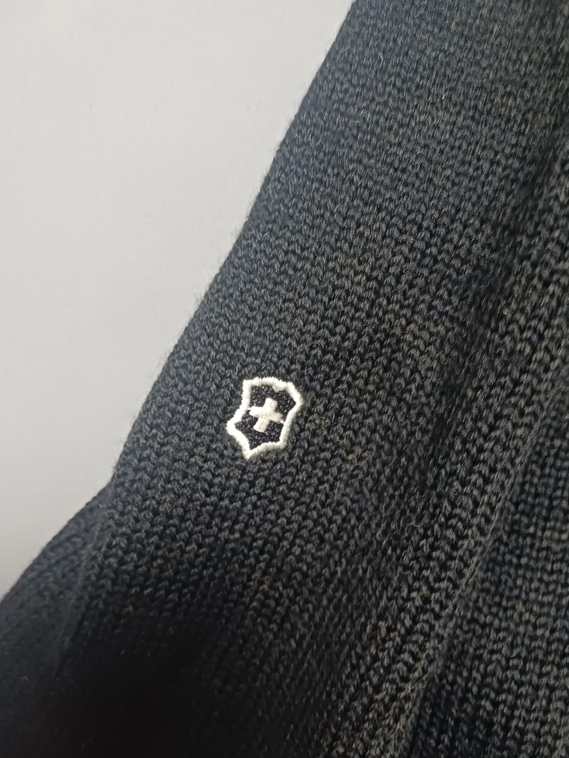 [M] 빅토리녹스 풀집업 니트 가디건 상품이미지9