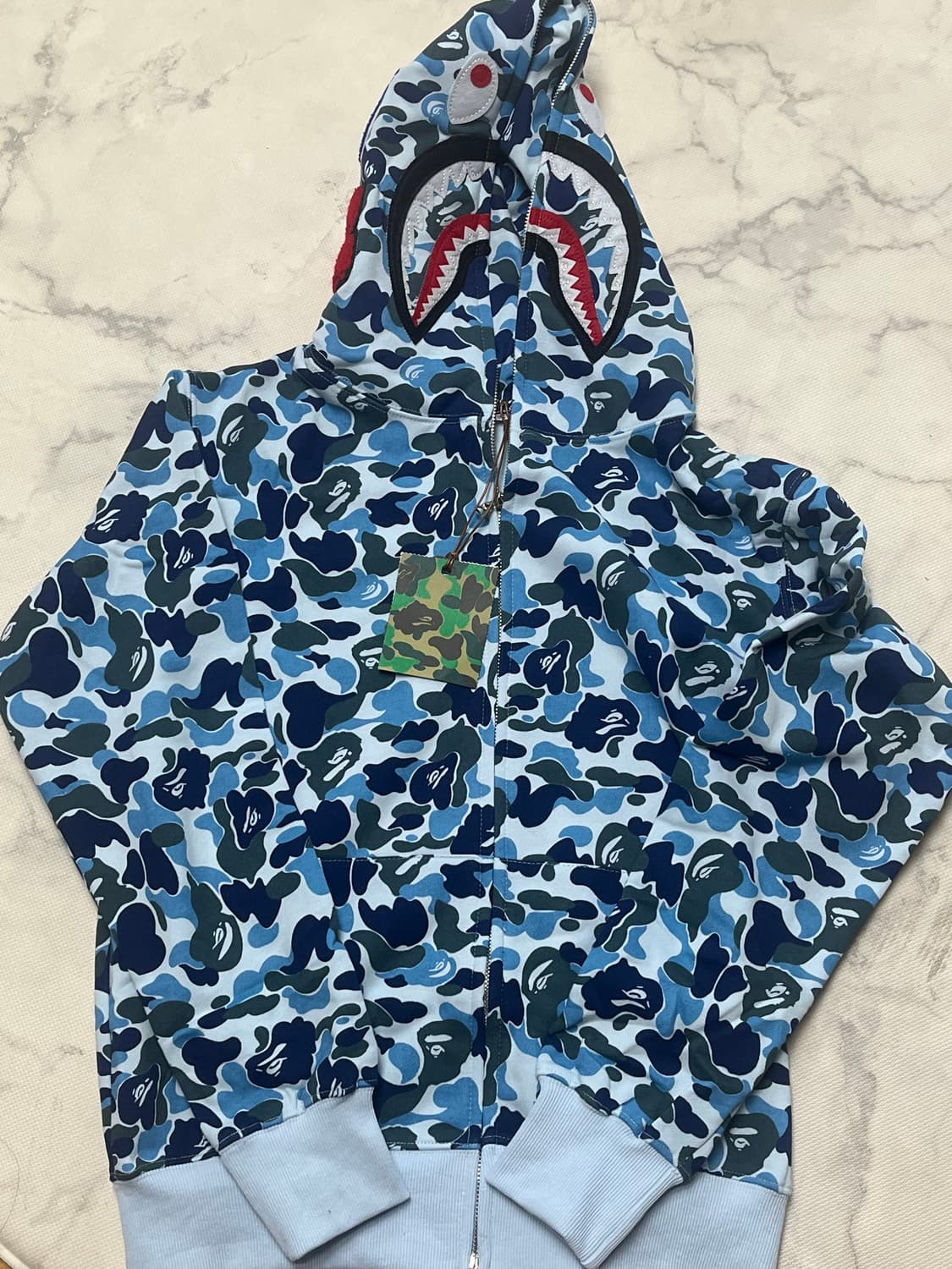 베이프 샤크 후드집업 상품이미지1