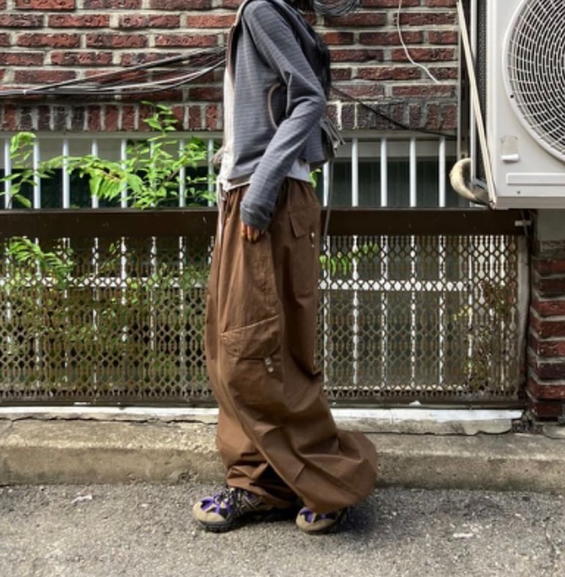 모래하우스 스냅 카고 와이드 팬츠 브라운 상품이미지1