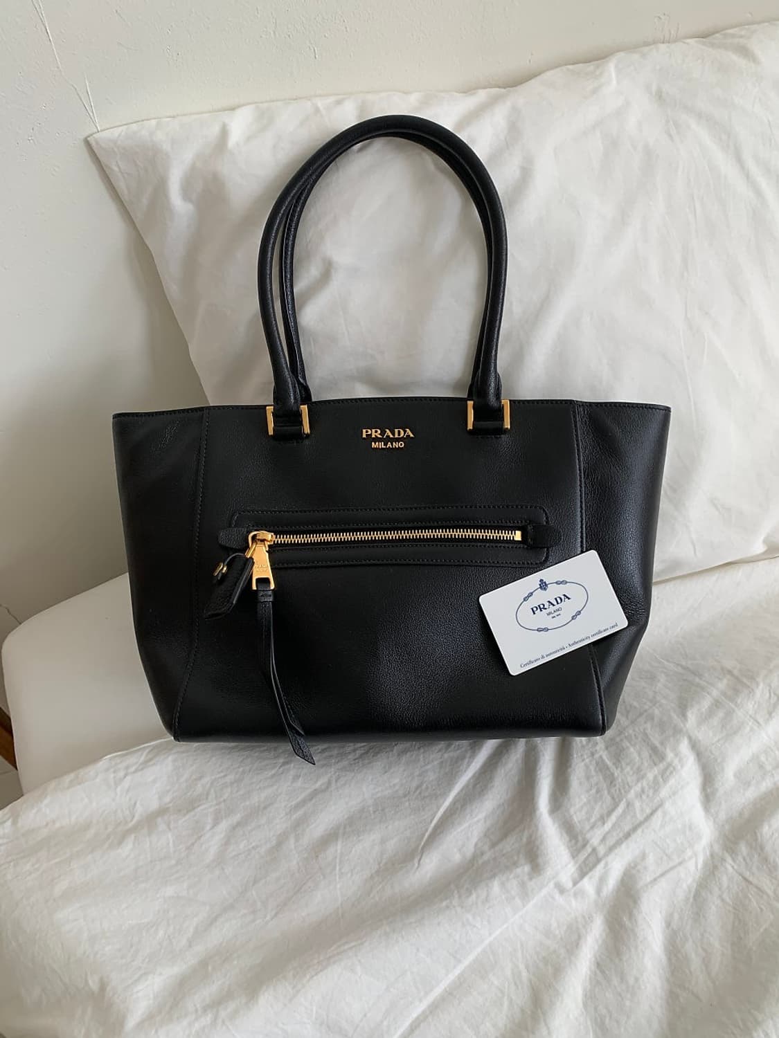 프라다 레더 숄더 토트백 상품이미지1