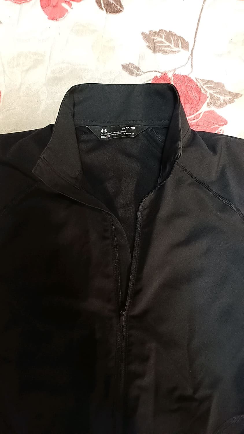 언더아머 얇은집업 S 여성55 가슴45 기장62 상품이미지3