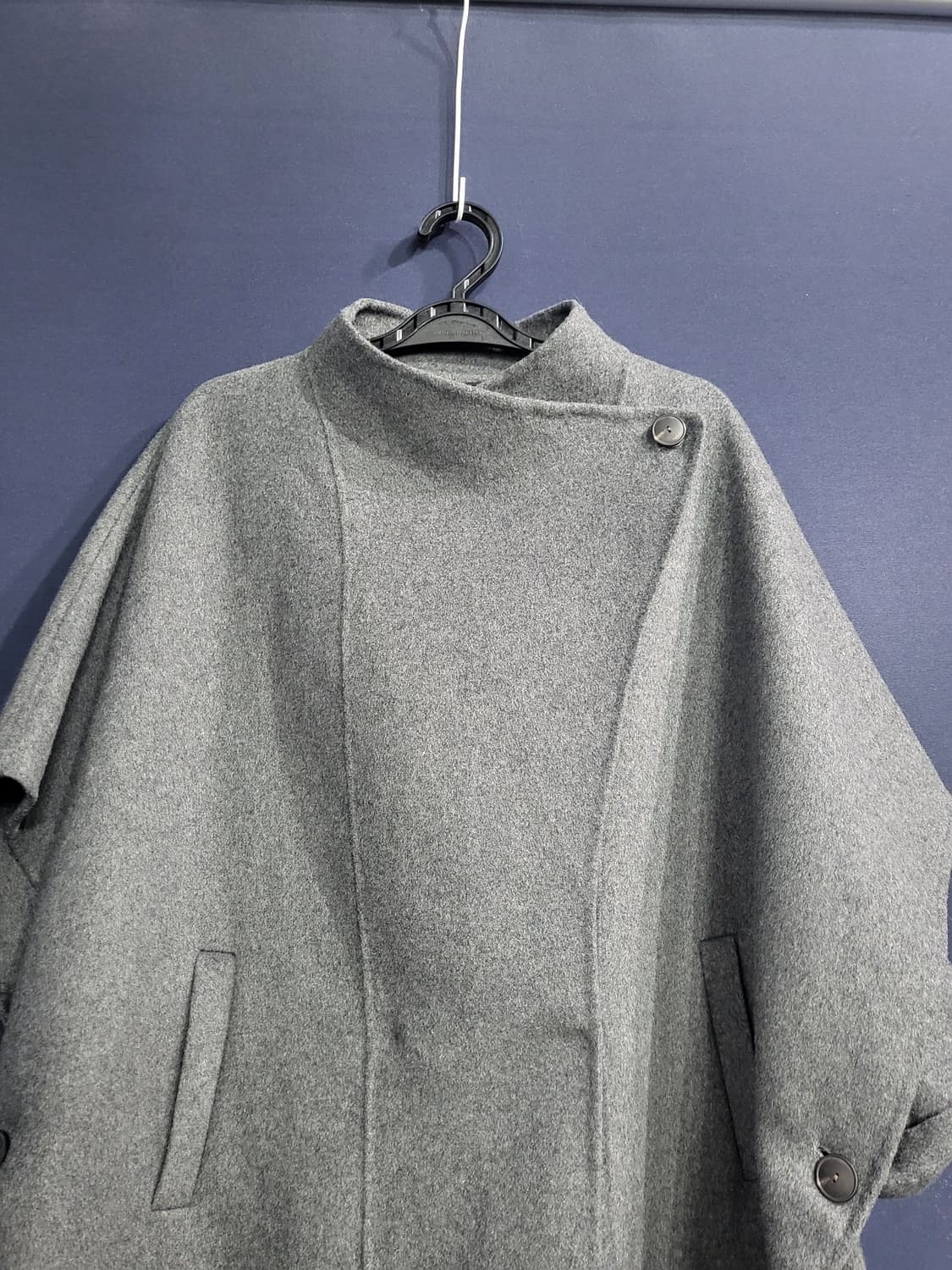 지스튜디오 롱케이프 상품이미지2